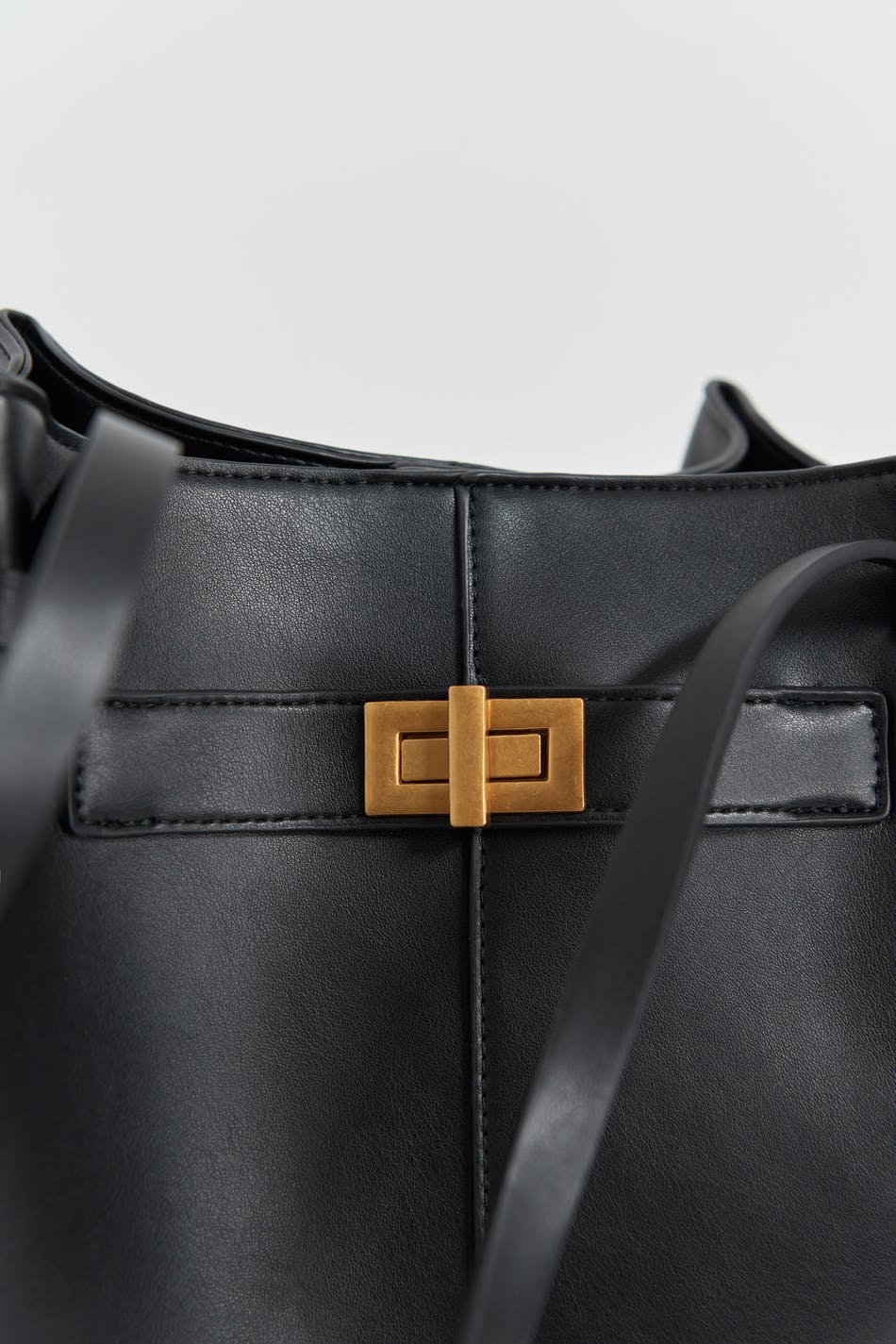 Elegant håndtaske – Tidløs og praktisk