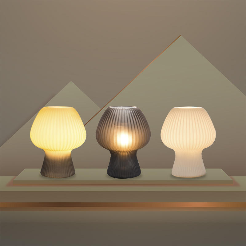 Vintage Bordlampe med Hyggebelysning og Klassisk Design