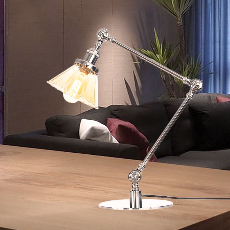 Stilfuld Bordlampe i Klart Kegleformet Glas