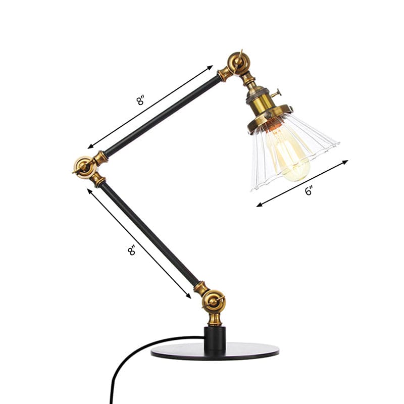 Stilfuld Bordlampe i Klart Kegleformet Glas