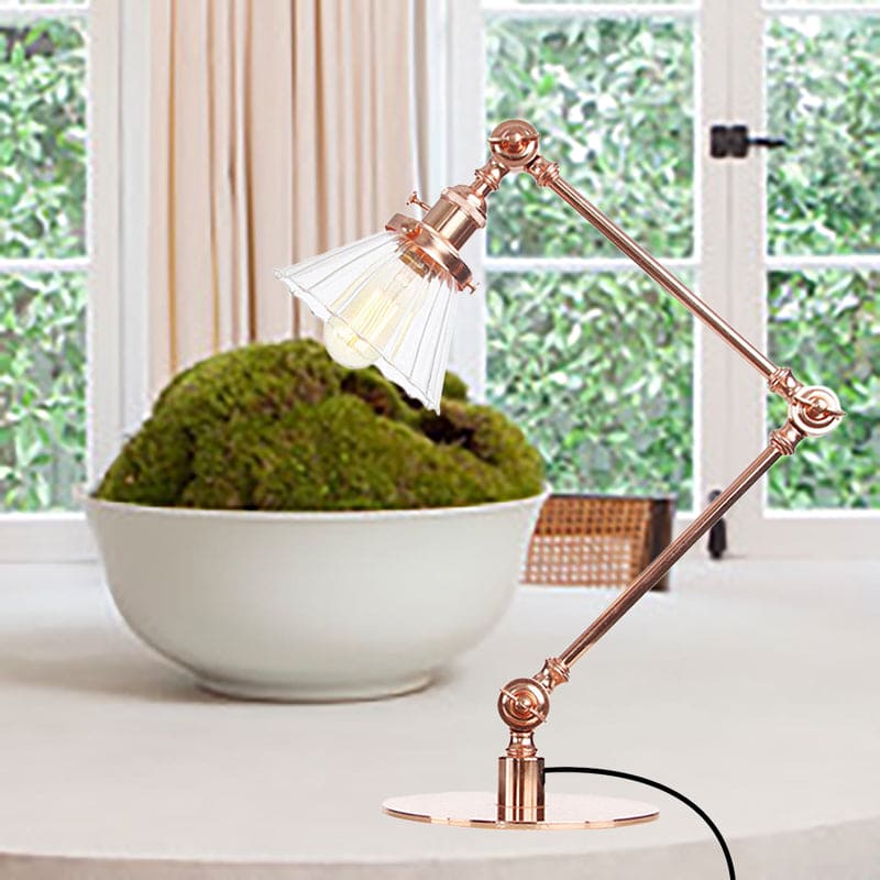 Stilfuld Bordlampe i Klart Kegleformet Glas