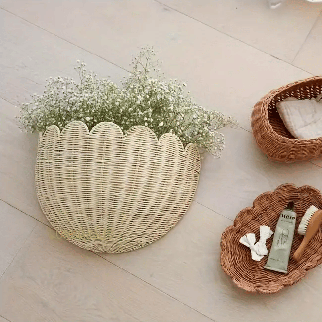 Handvävd Rattan Väggkorg – Snygg och Praktisk Förvaring