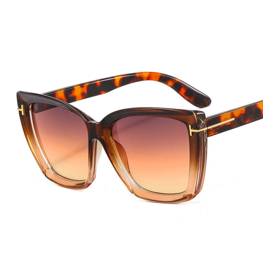 Moderna cat-eye solglasögon med UV-skydd och gradient