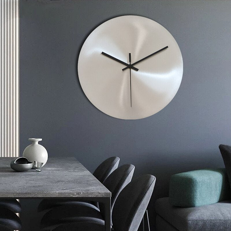 Minimalistisk Väggklocka i Rostfritt Stål - Eleganse för Hemmet