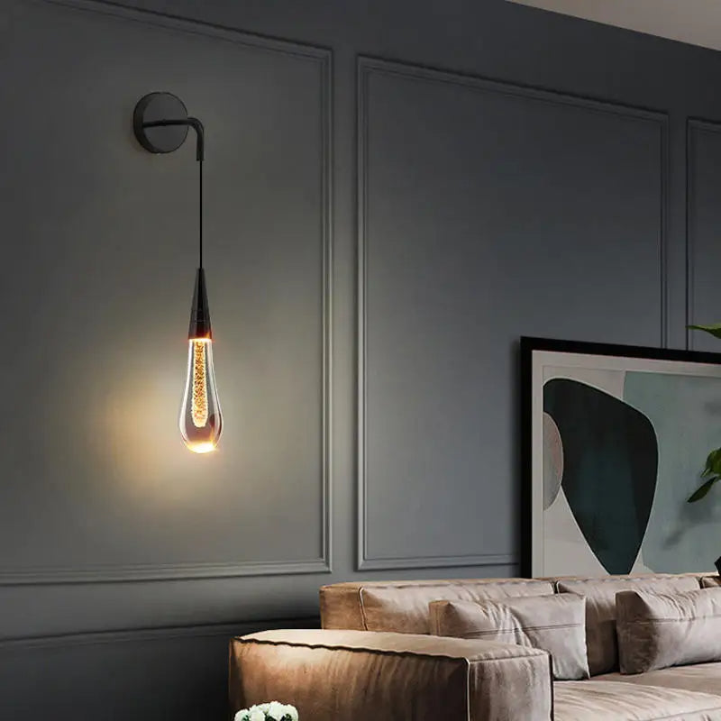 Moderne Væglampe i Glas med Elegant Gulddetalje