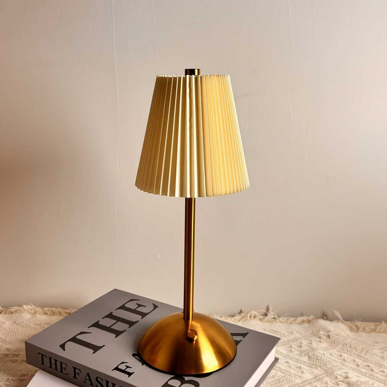 Stilfuld LED Bordlampe med Berøringskontrol & Genopladning