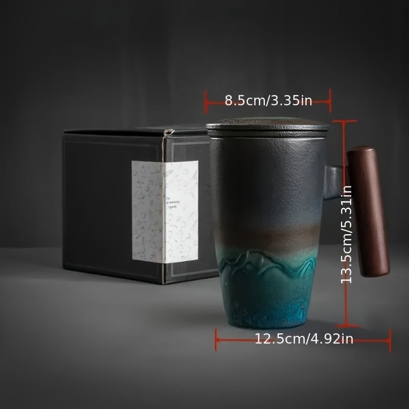 Handgjord keramisk temugg med praktisk infuser