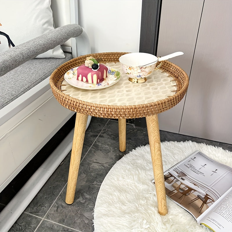 Elegant skandinaviskt sidobord i rotting - Nia