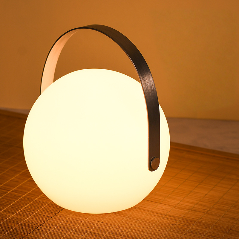 Trådløs LED Bordlampe - Vandtæt og Justerbar Belysning