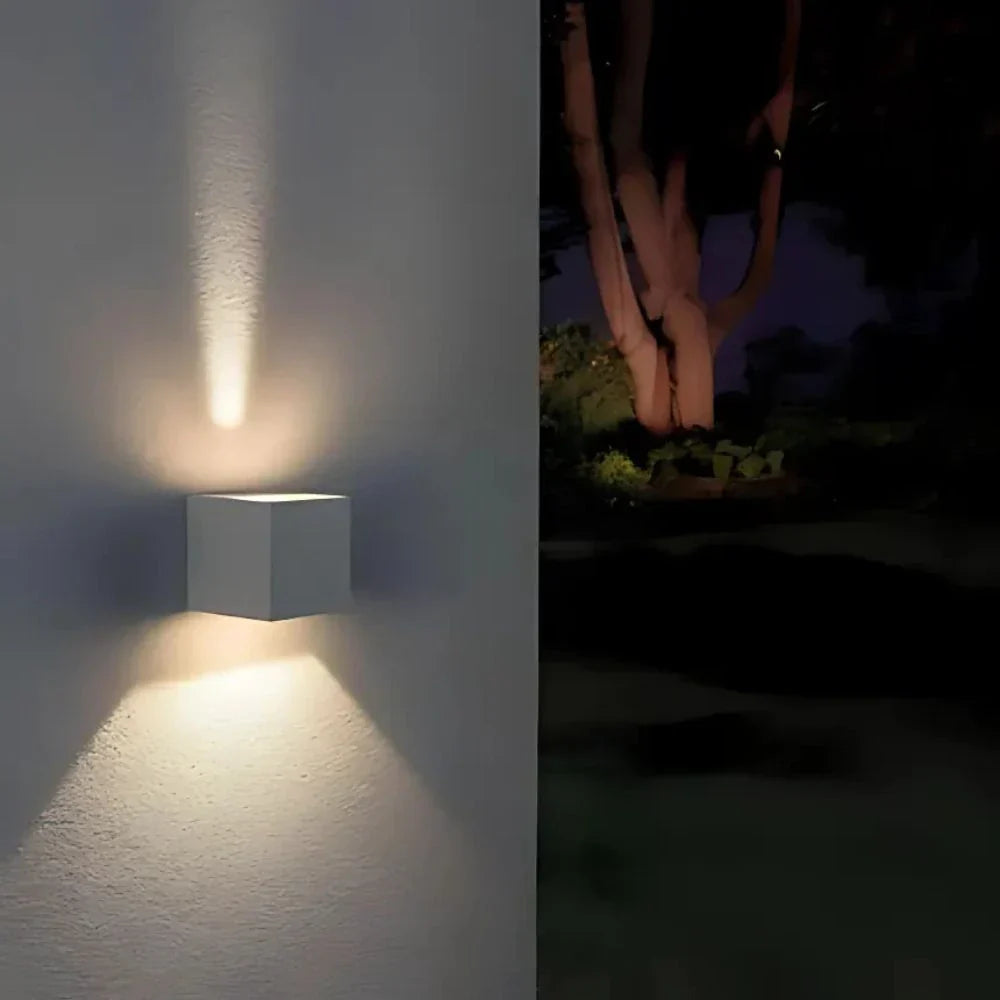 Justerbar LED Væglampe i Sort Aluminium til Indendørs & Udendørs