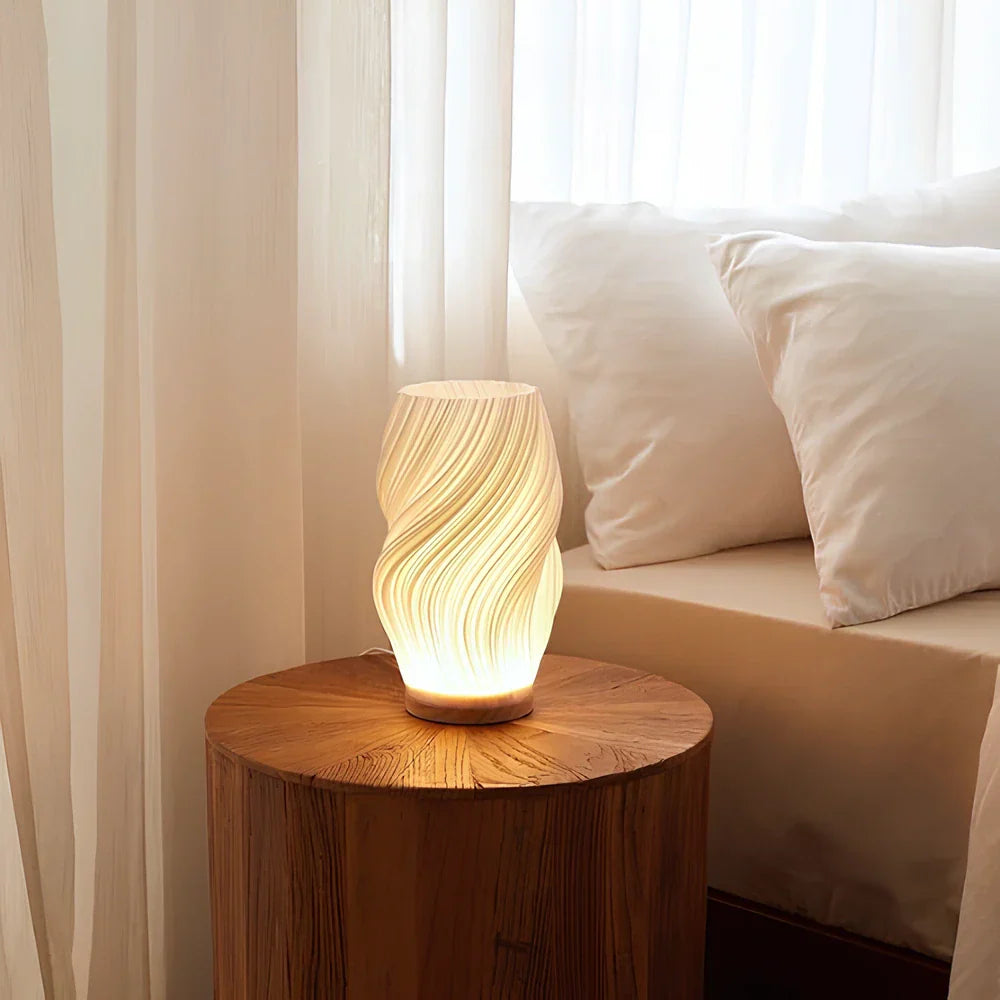Skulpturel LED Bordlampe med Justerbar Lysstyrke & USB