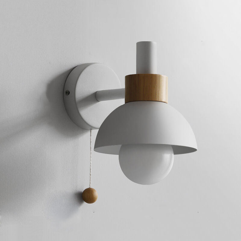Farverig Væglampe i Moderne Design med Glaskuppel