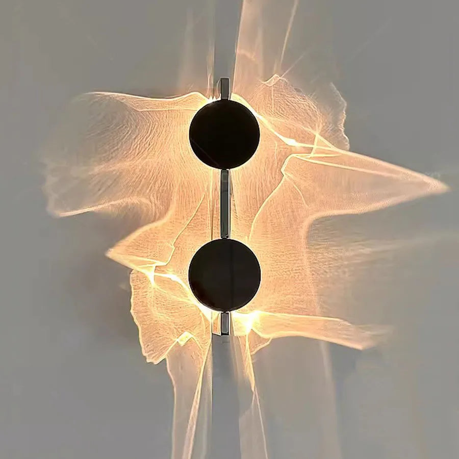 Elegant LED-vägglampa i krom – Skapar mysighet och stil