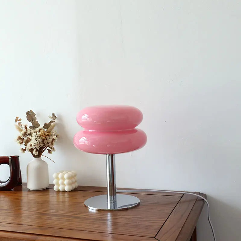 Elegant Bauhaus Bordlampe med Italiensk Design til Dit Hjem