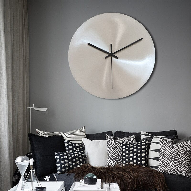 Minimalistisk Väggklocka i Rostfritt Stål - Eleganse för Hemmet