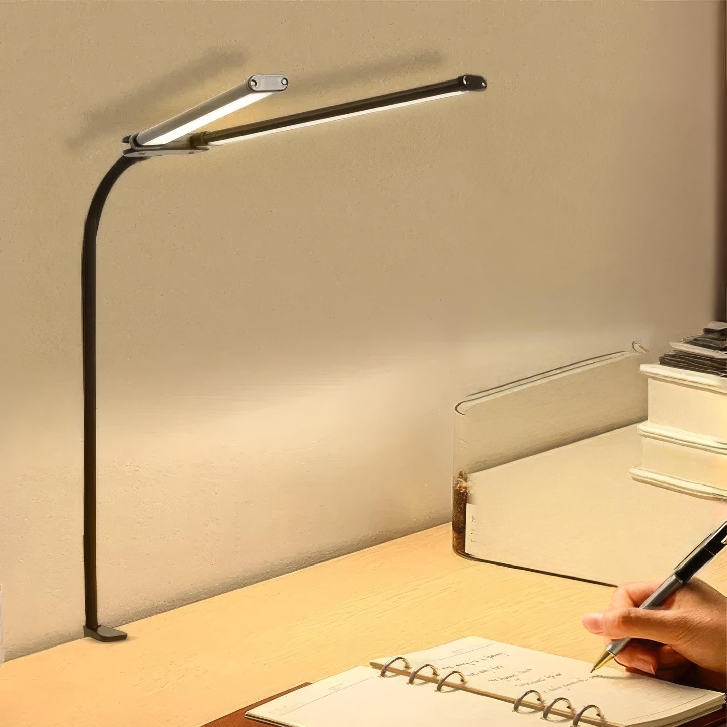 Flexibel LED-skrivbordslampa med dubbelt huvud och dimning