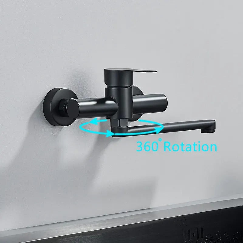 Väggkran med 360° svängfunktion och dubbla handtag för varmt och kallt vatten
