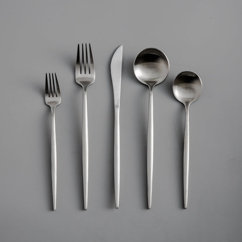 Elegant bestickset i rostfritt stål – Gulddesign | 24 eller 48 delar