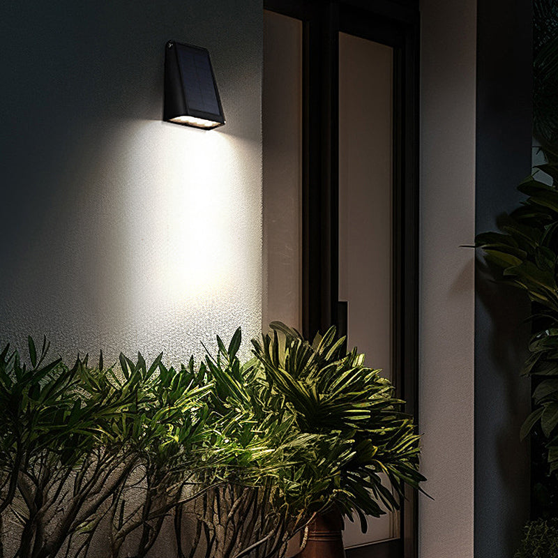 Justerbar solcellsvägglampa för utomhusbruk - Energioptimerad