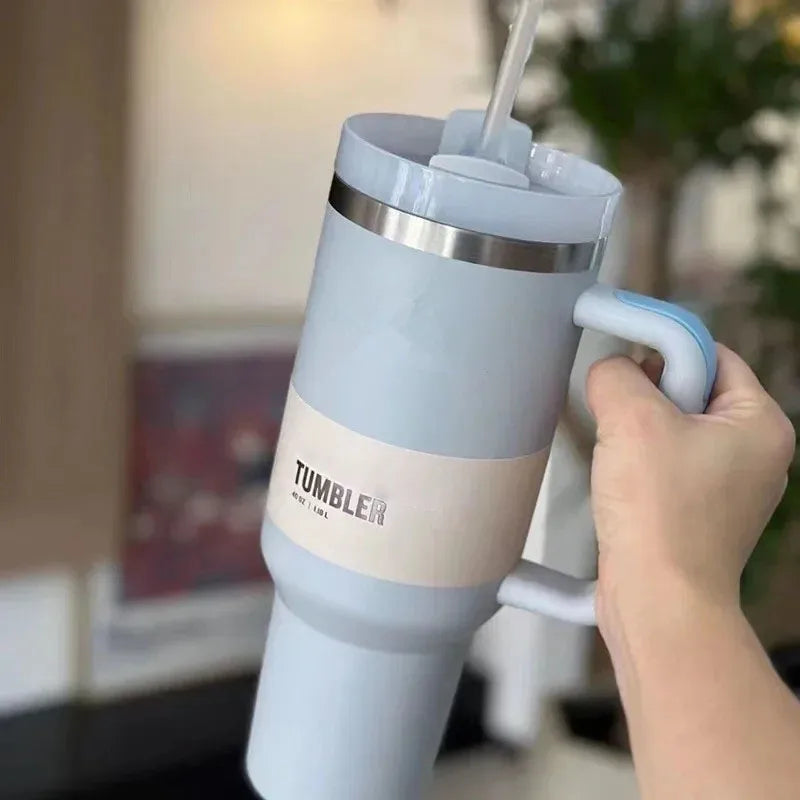Isoleret Drikkebeholder med Tæt Låg og Sugerør – ChillTumbler