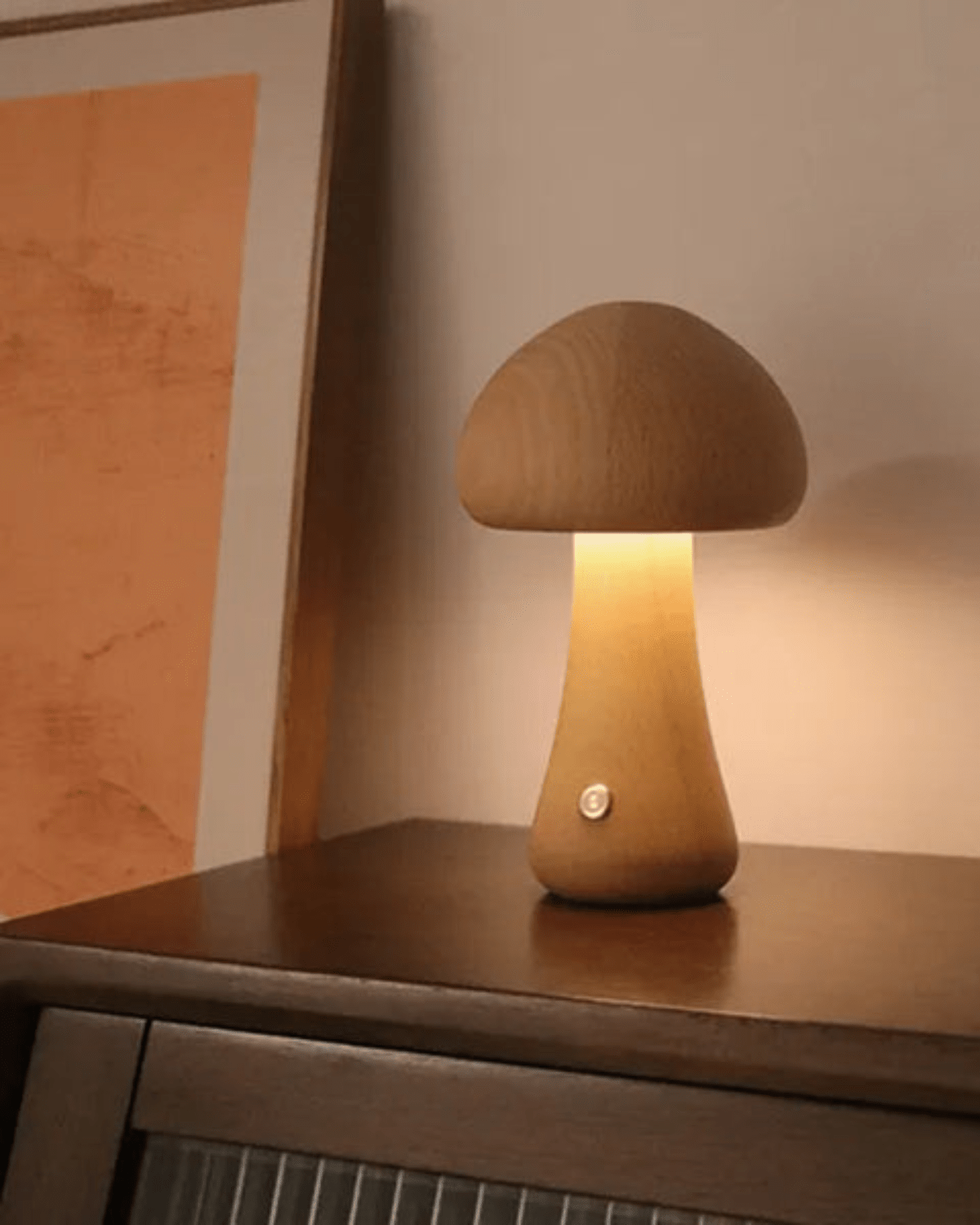 Bordslampa i Naturligt Trä – Hållbar och Stämningsfull Belysning