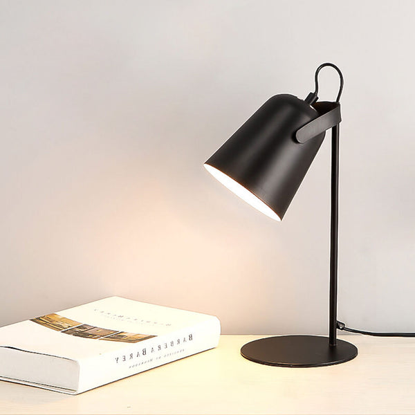Moderne Bordlampe i Jern med Blødt Lys og Farverigt Design