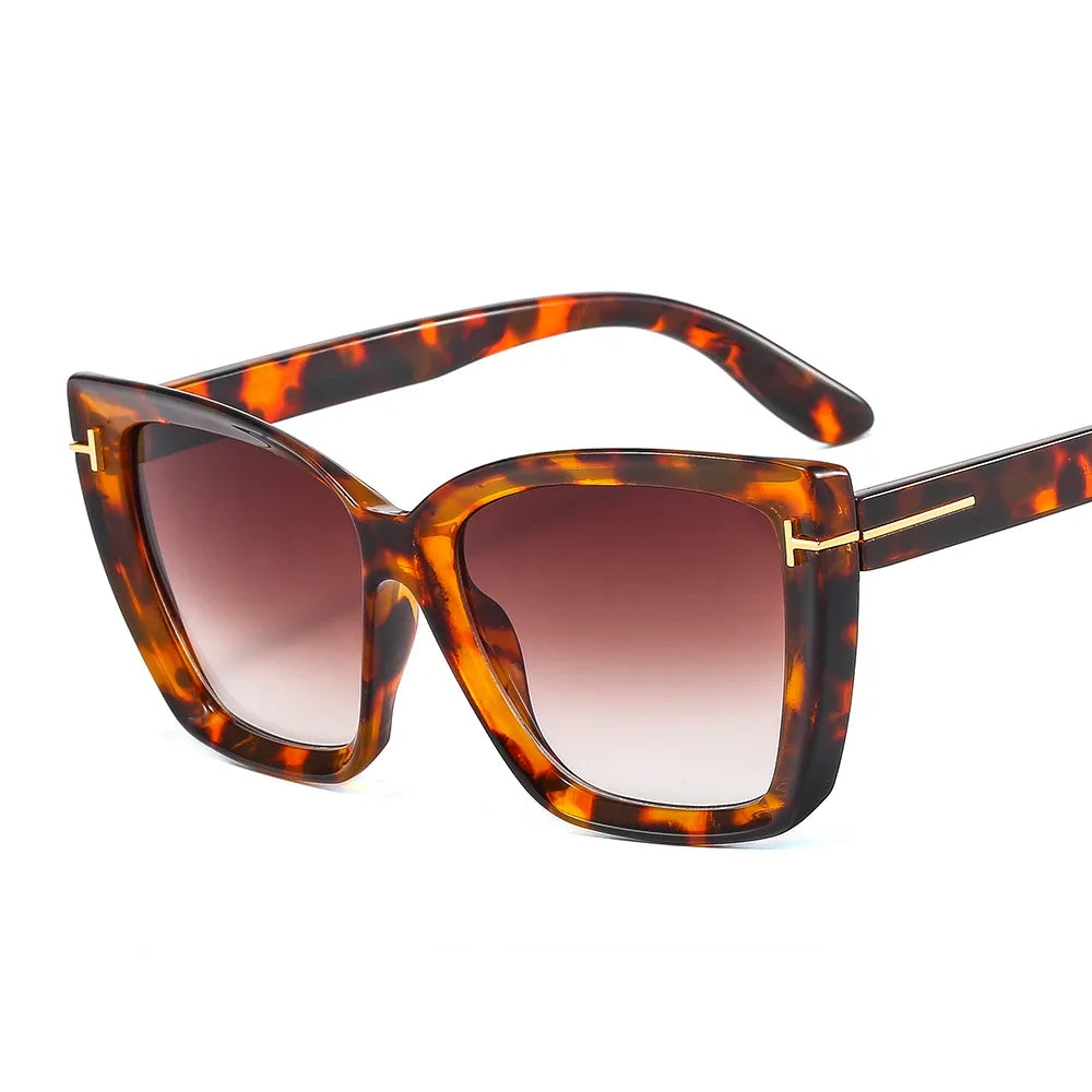 Moderna cat-eye solglasögon med UV-skydd och gradient