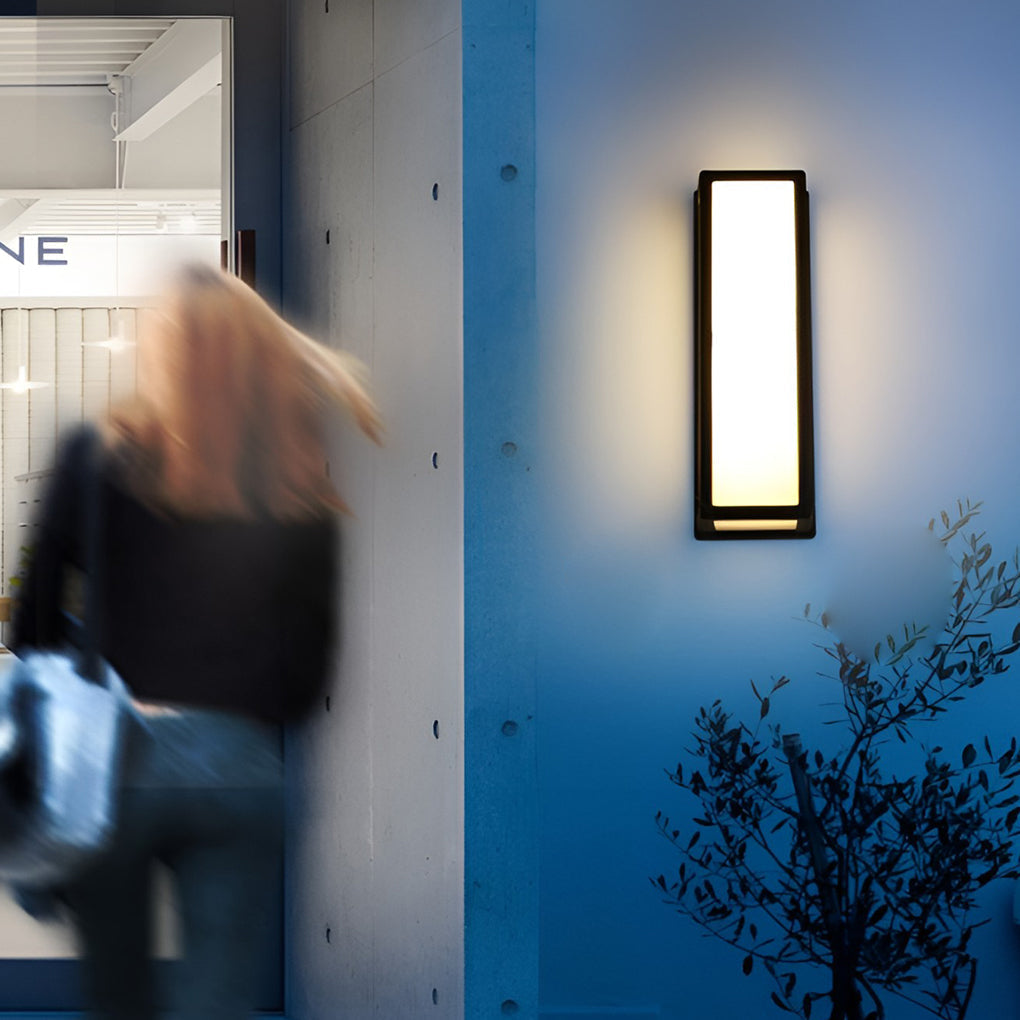 Stilren Utomhusvägglampa med Rörelsesensor - Väderbeständig