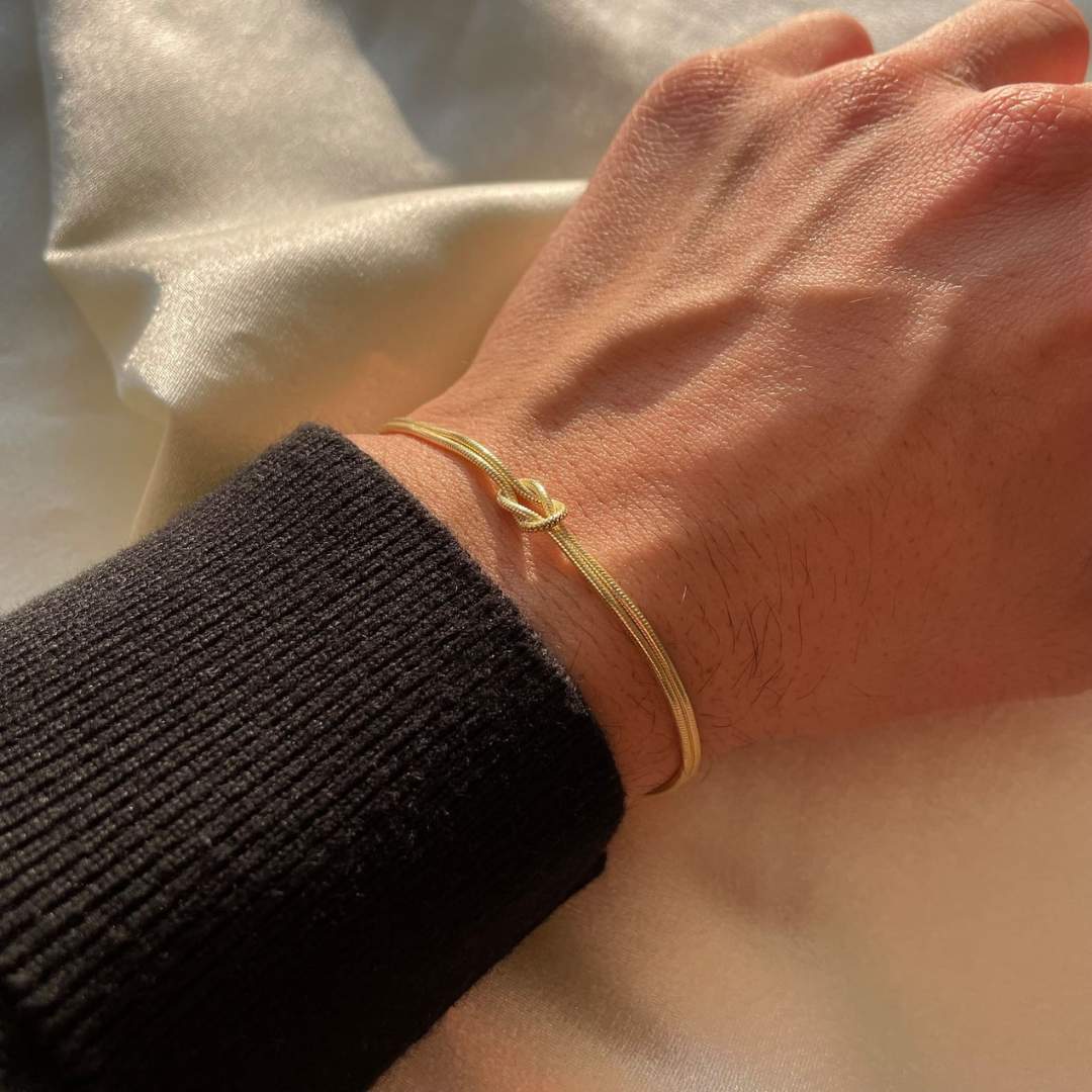 Elegant Nodeløs Armring – Atria