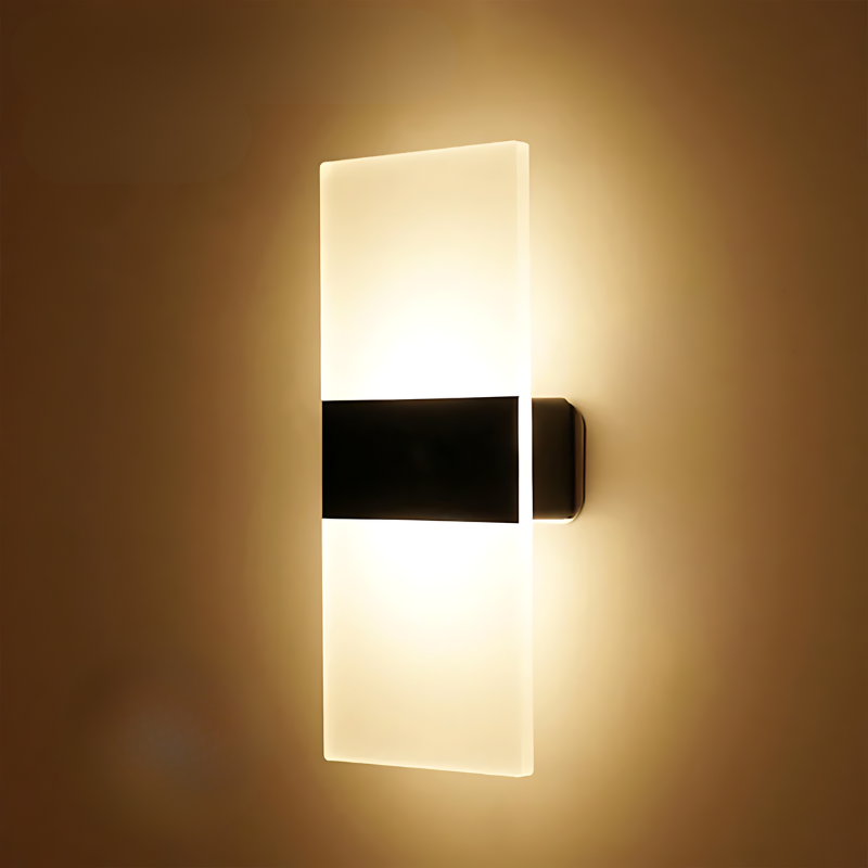 Elegant vägglampa med touch-sensor och USB-laddning