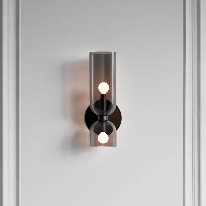 Elegant vägglampa i glas och metall - Skapa mys i hemmet