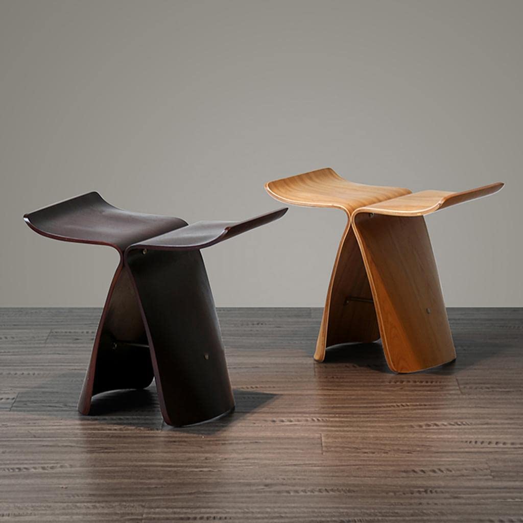 Elegant träbänk i massivt trä – minimalistisk och hållbar