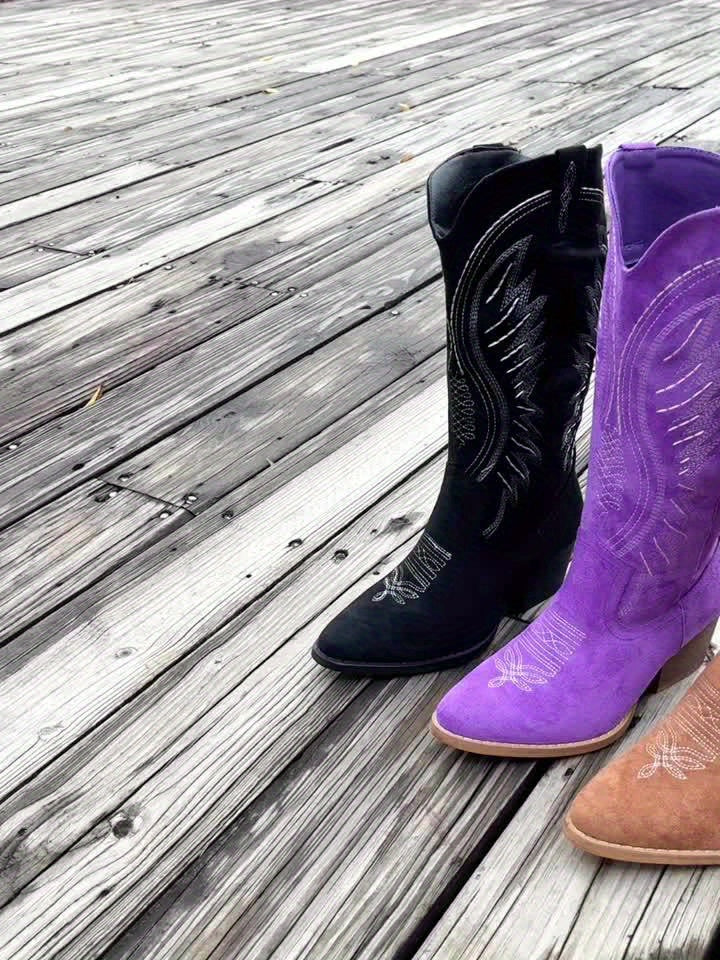 Elegante kvindeboots med broderi og mellem højde hæl