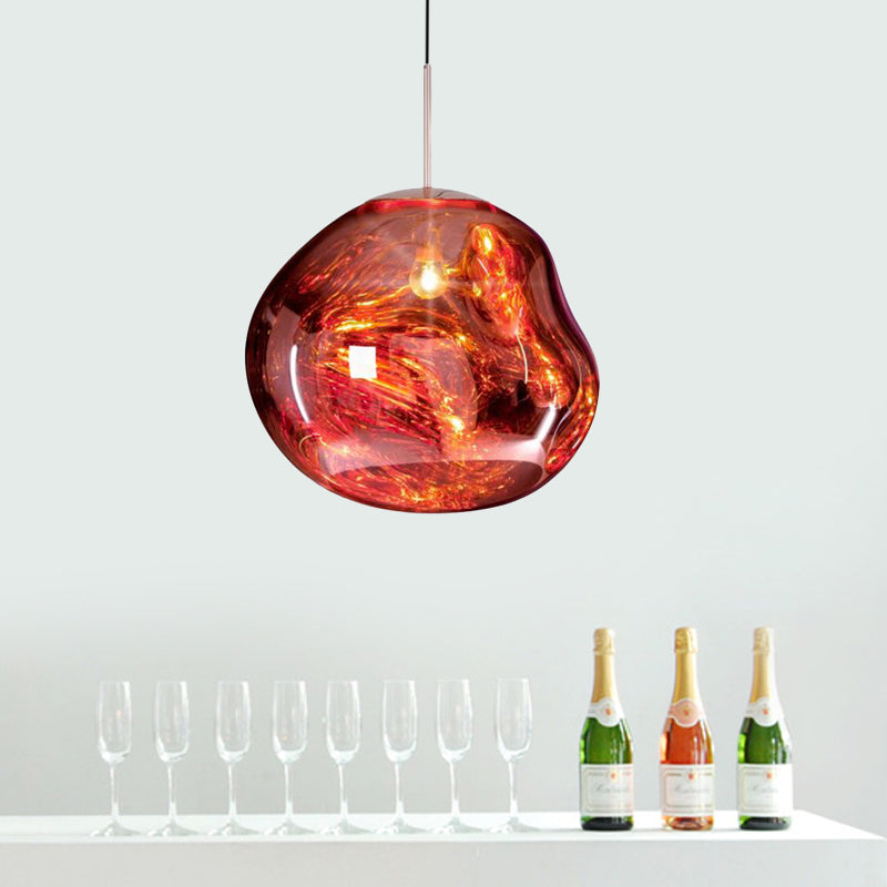 Elegant hængelampe i glas til stilfuld belysning af dit hjem