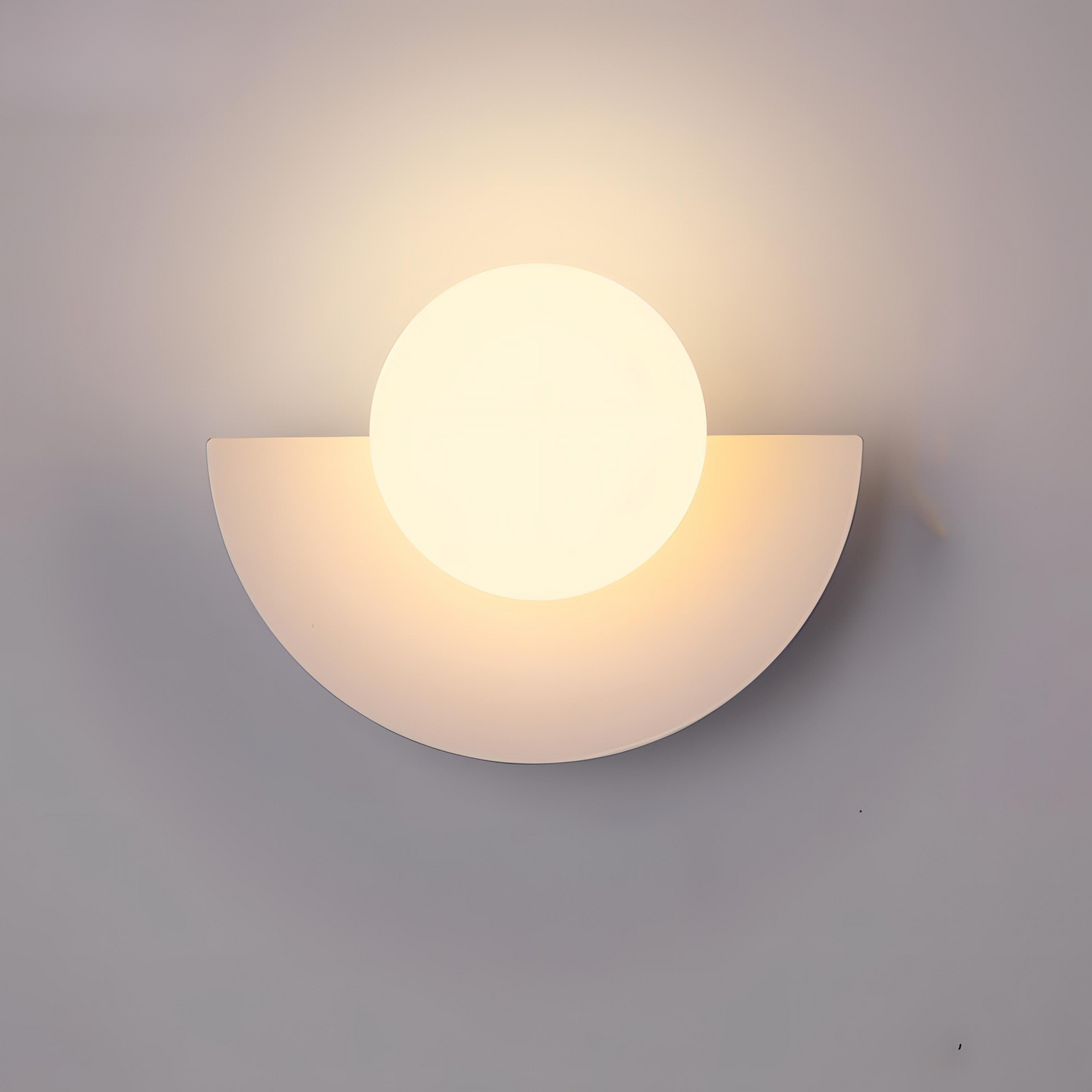 Nordisk LED Vägglampa i Metall – Elegant och Platsbesparande