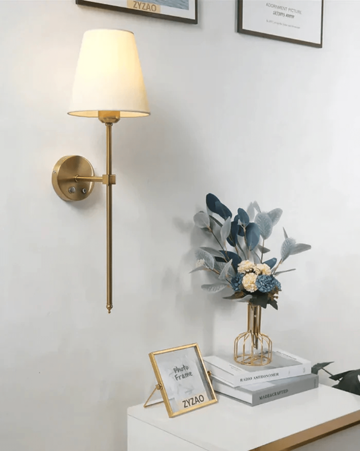 Elegant væglampe med justerbar lysstyrke og tidløst design