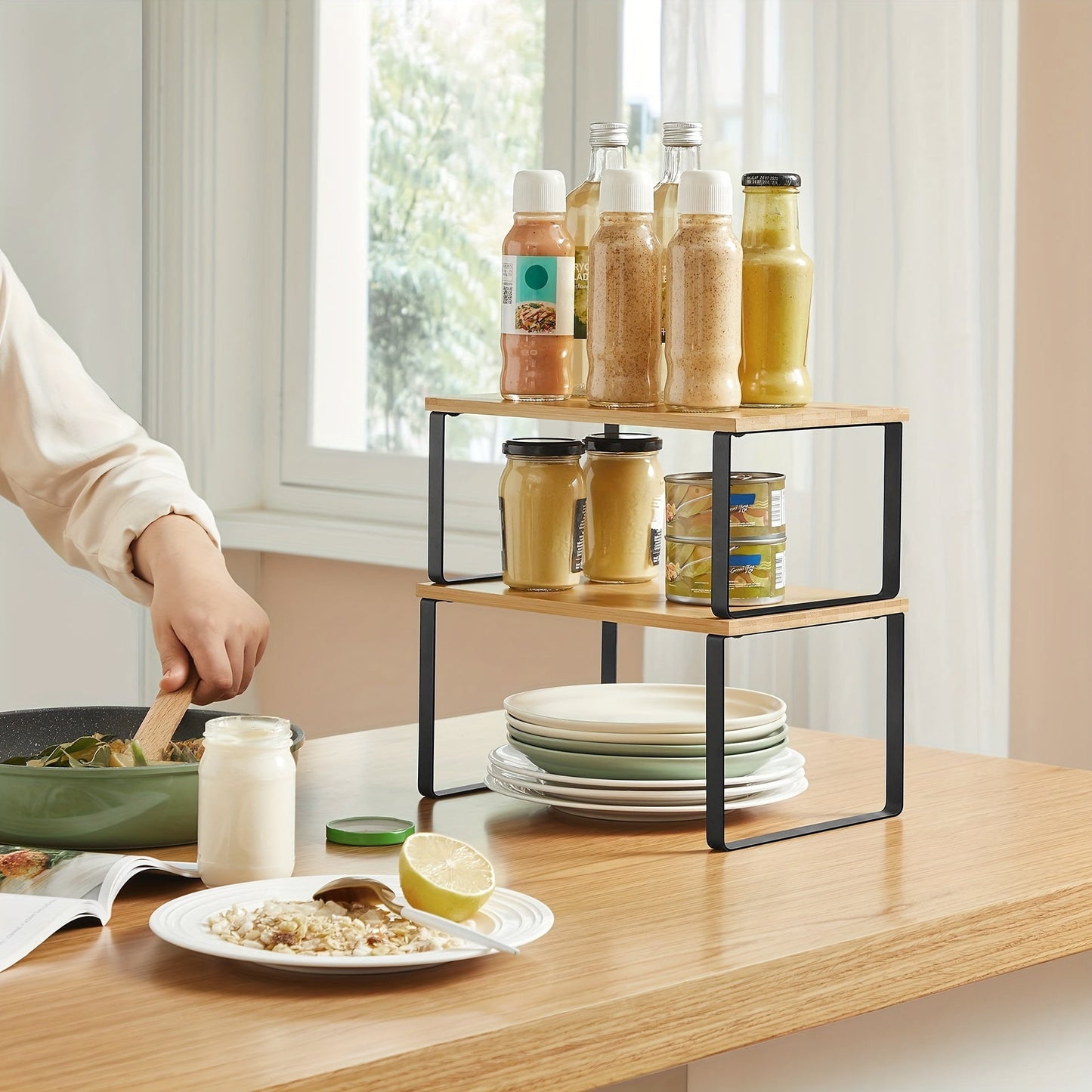 Set med 2 Justerbara Hyllor i Bambu – Elegant och Platsbesparande