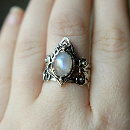 Elegant vintagering med månsten – Clara