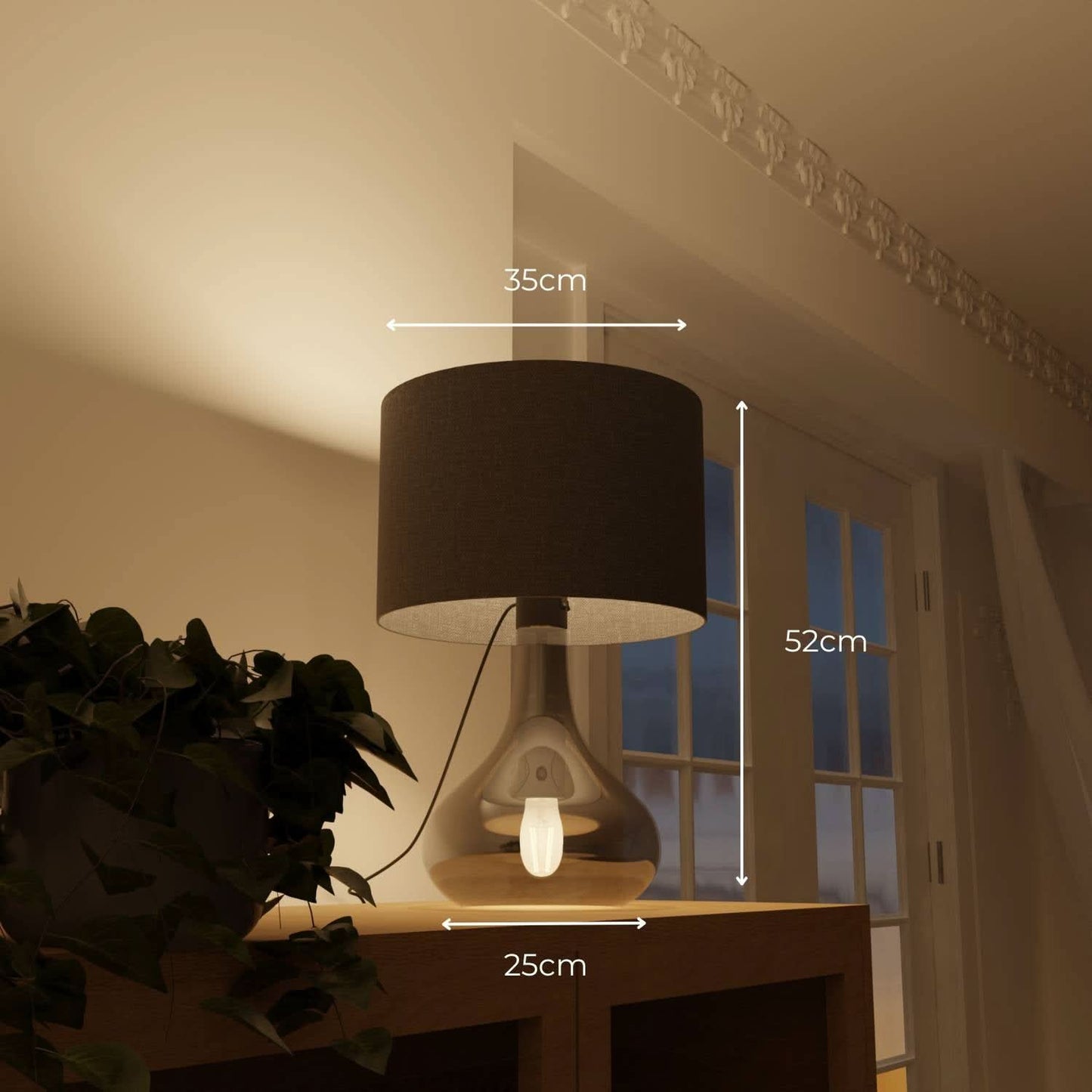 Moderne Natlampe med Dobbeltpære og Elegant Metaldesign