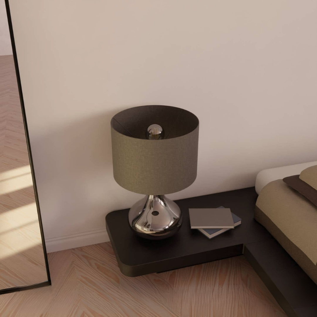 Moderne Natlampe med Dobbeltpære og Elegant Metaldesign
