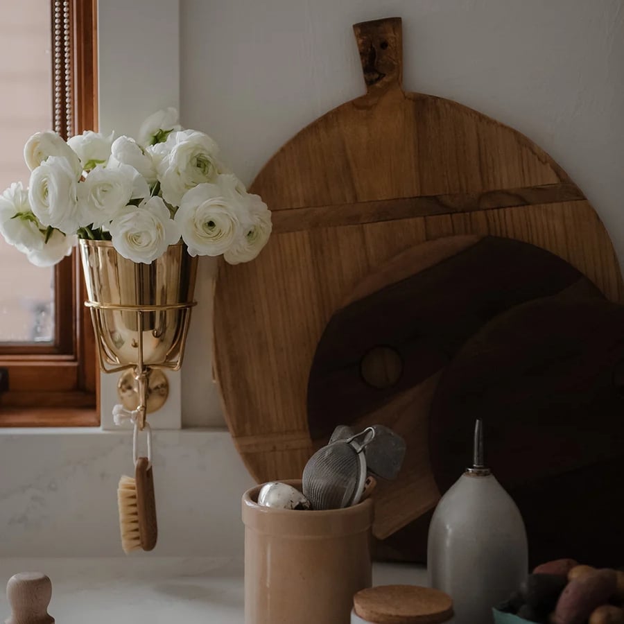 Stilfuld Vægholder – Unik opal vase til dit hjem