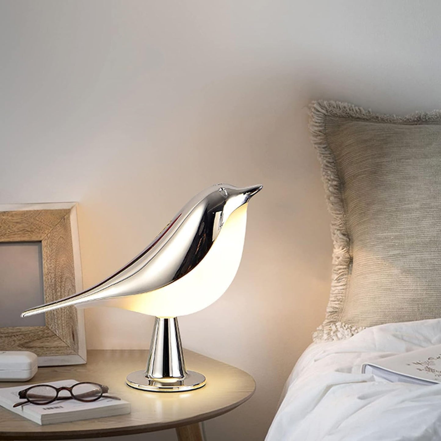 Stilfuld LED Bordlampe med Fuglemotiv og Blødt Lys