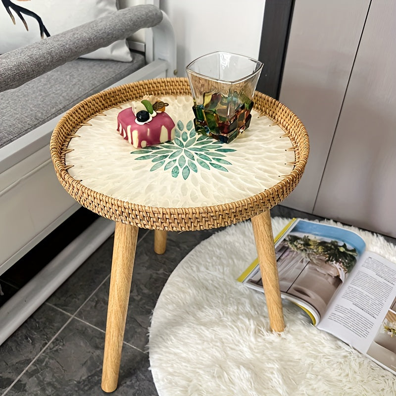 Elegant skandinaviskt sidobord i rotting - Nia