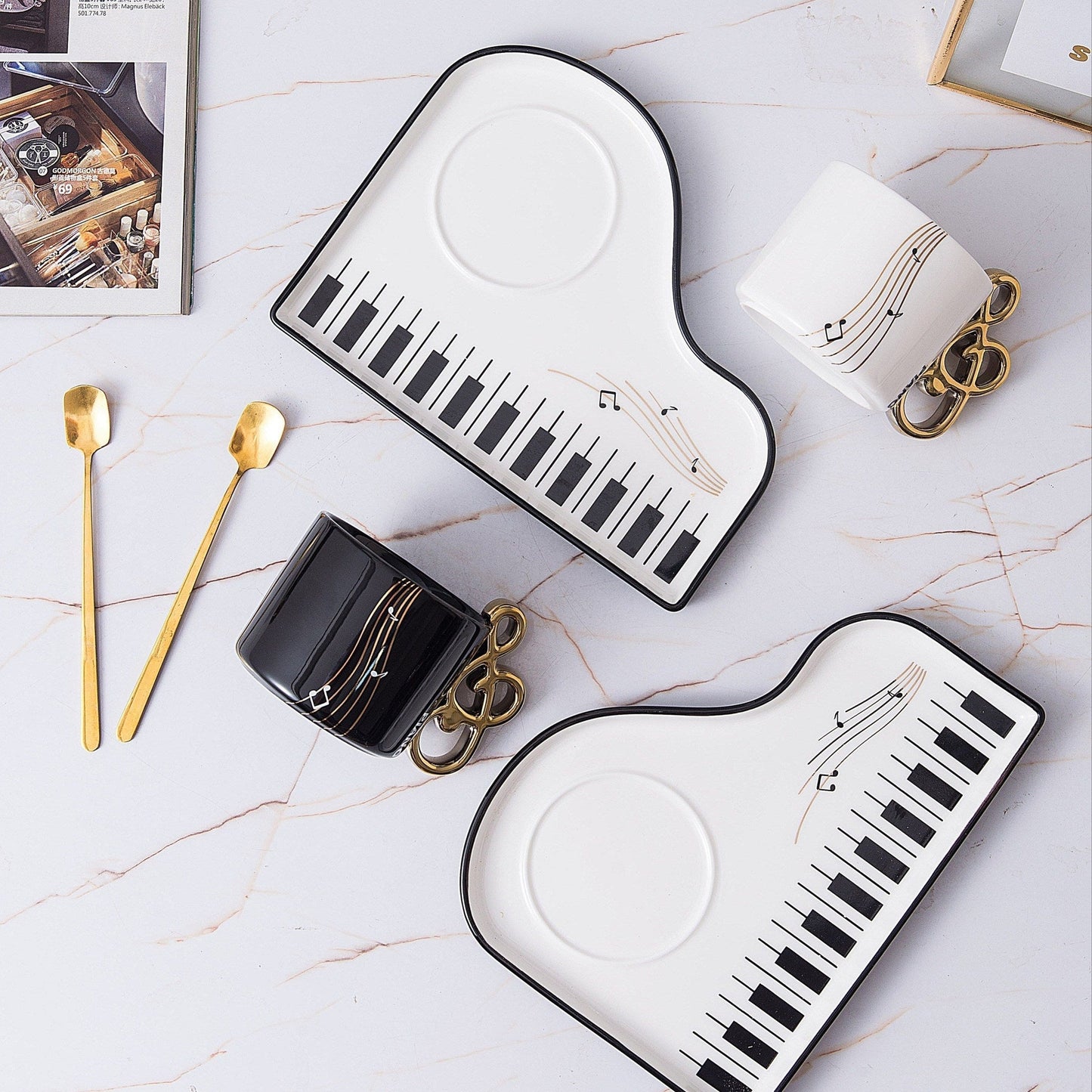Elegant set med kopp och fat för musikälskare – Pianissimo-smak