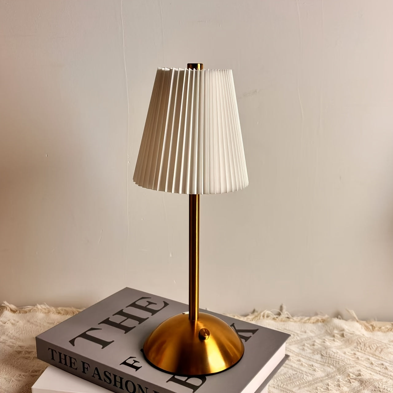 Stilfuld LED Bordlampe med Berøringskontrol & Genopladning