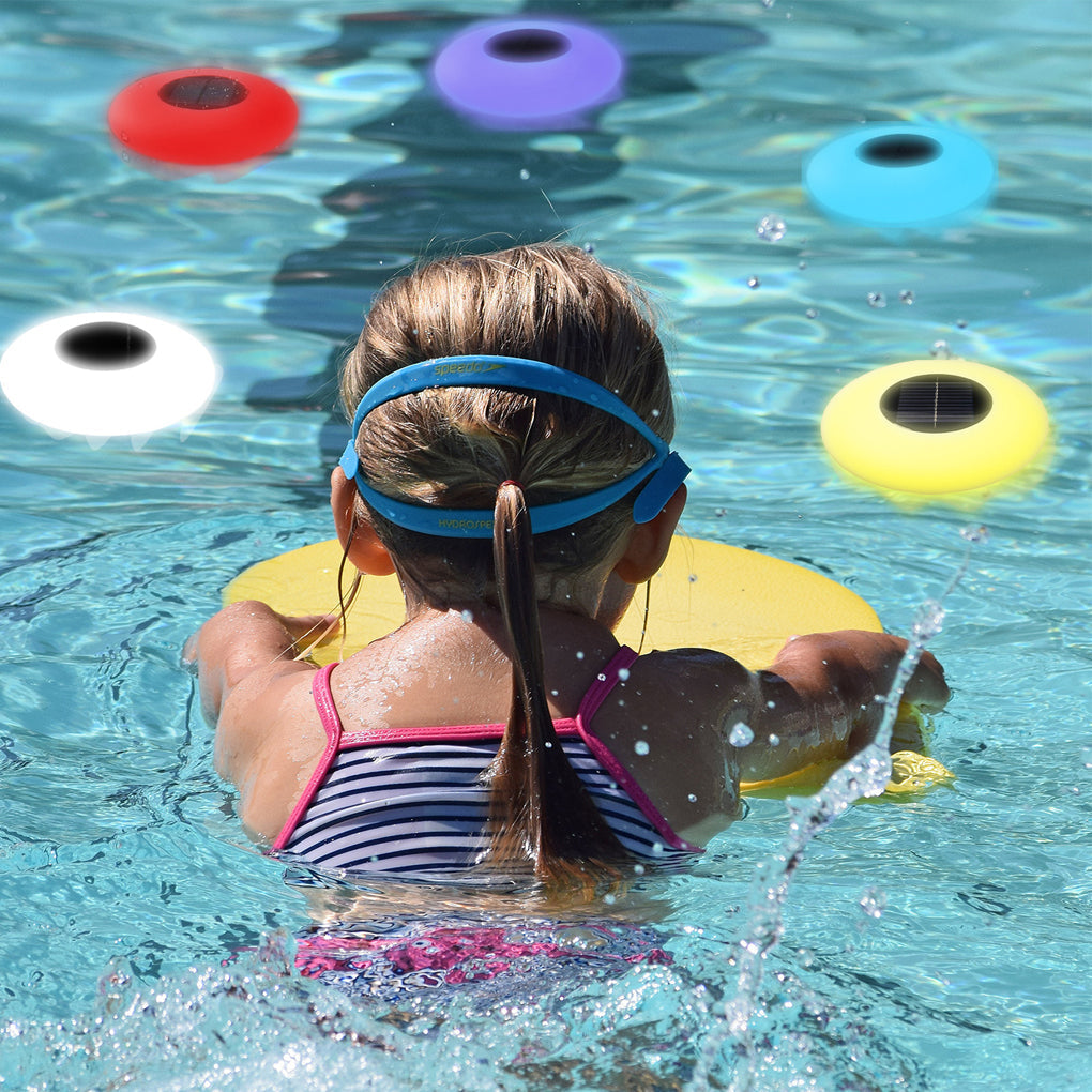 Solcellsdriven LED-poollampa med färgskiftande funktion för utomhusbruk