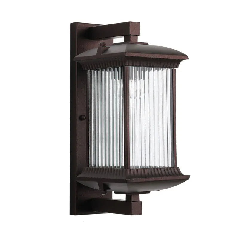 Elegant utomhusvägglampa i väderbeständig aluminium och glas