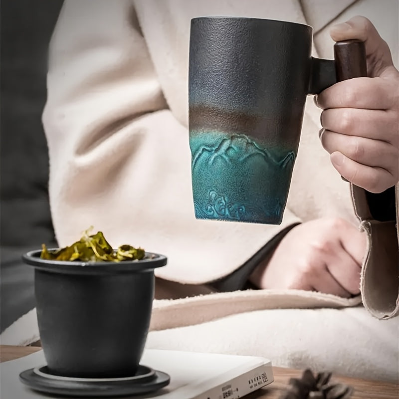 Handgjord keramisk temugg med praktisk infuser