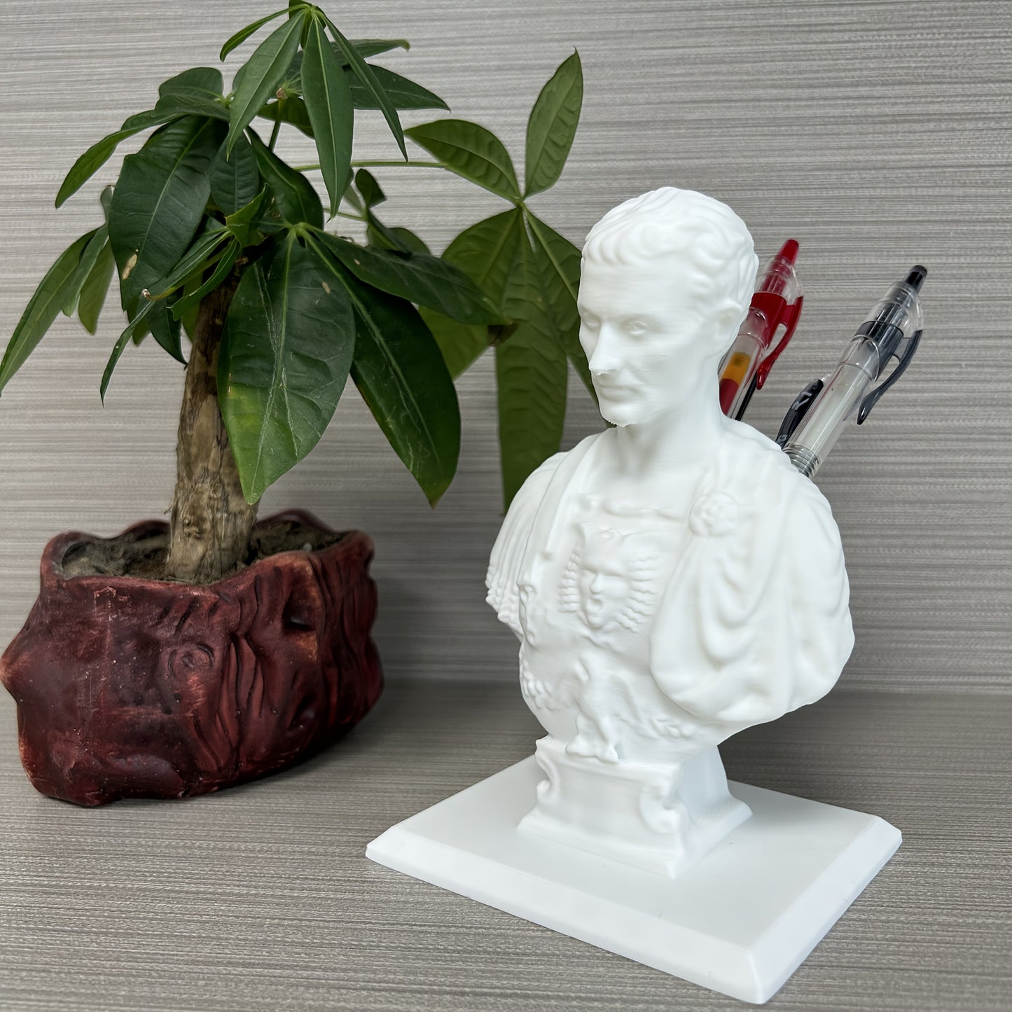 César Pen Holder – Kreativt Pennställ från Julius Caesar