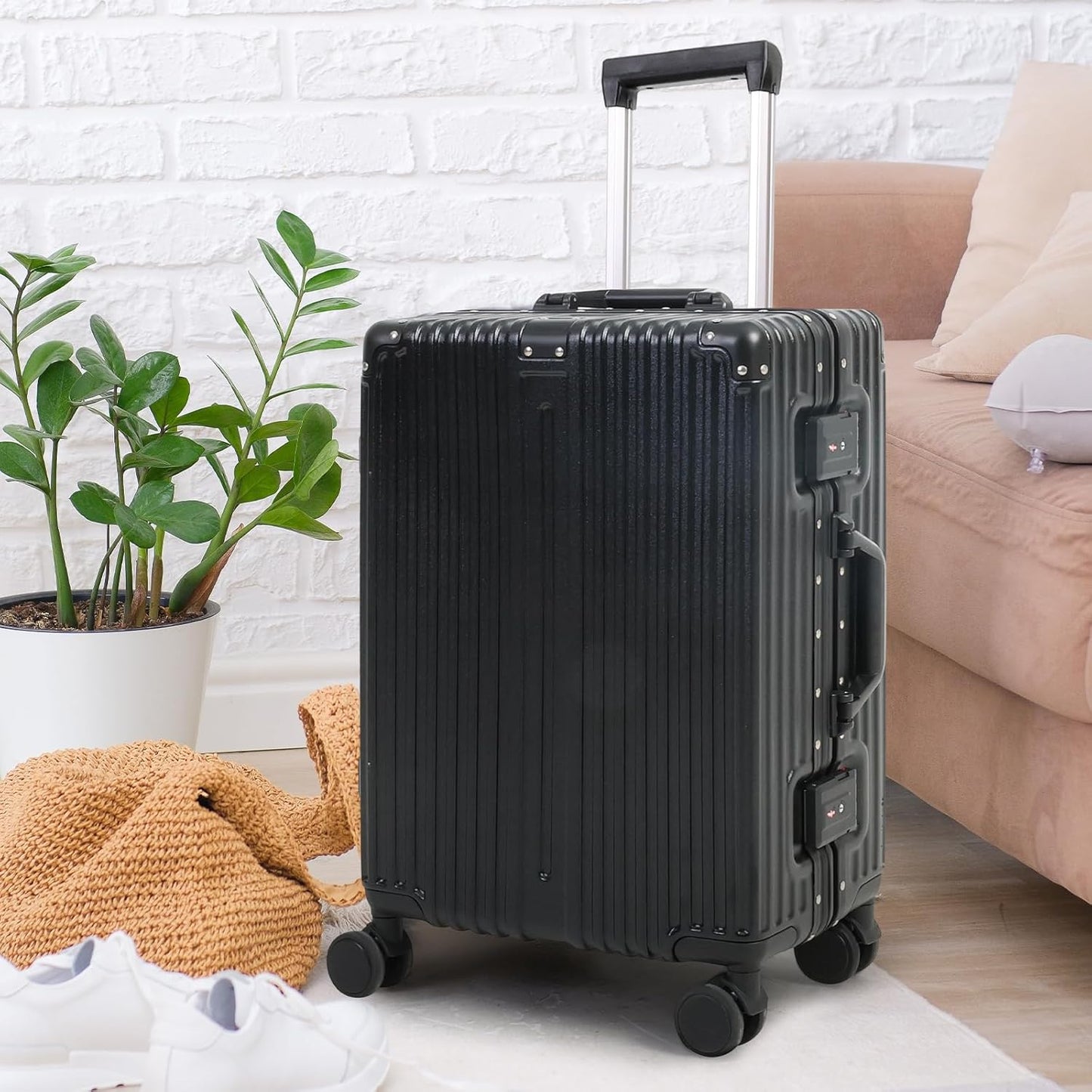 Lättviktsbagage i aluminium med TSA-lås och tystgående hjul
